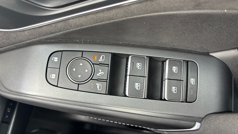 Nissan Qashqai 1.3 DiG-T MH 158 N-Design 5dr Xtronic Petrol Hatchback